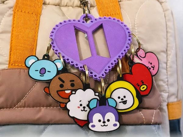 Soporte de llavero de corazón BT21